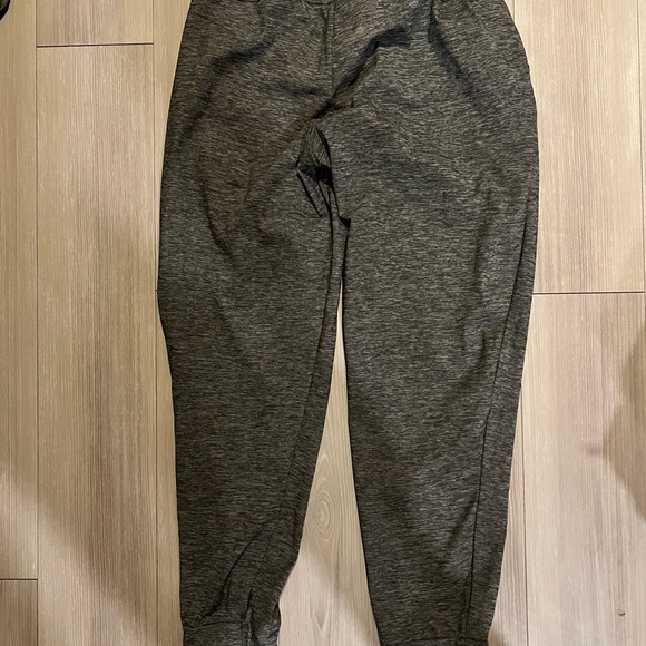 2 Uniqlo Jogger Pants - Picture 3 of 7
